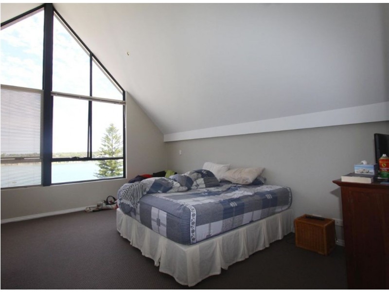 3/4A Dorsodura Way, Mandurah WA 6210