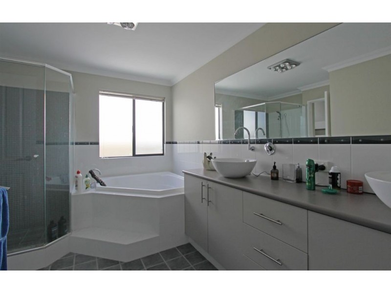 3/4A Dorsodura Way, Mandurah WA 6210