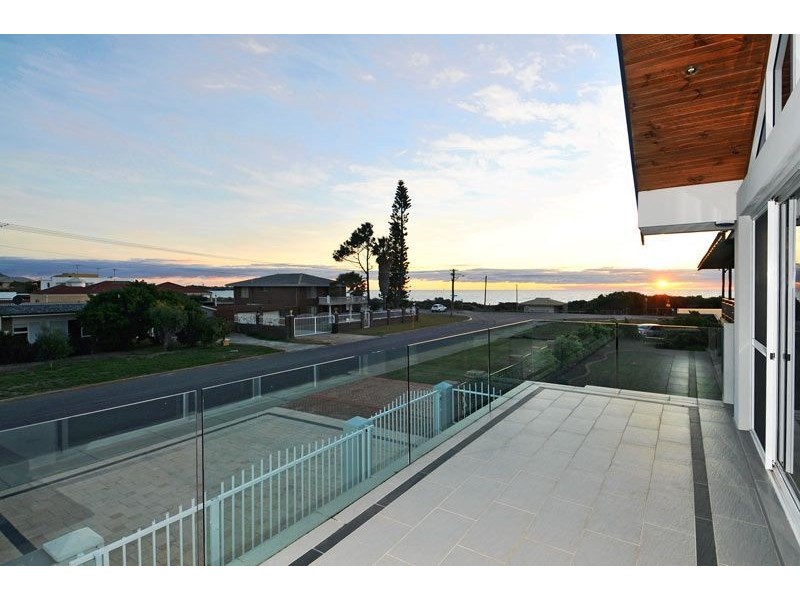4 Orion Road, Silver Sands WA 6210