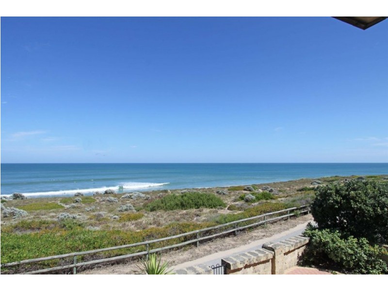 1/10 Pinnace Court, Halls Head WA 6210