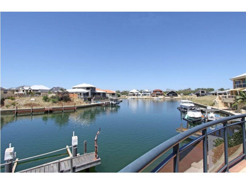 28 Ragamuffin Point, Halls Head WA 6210