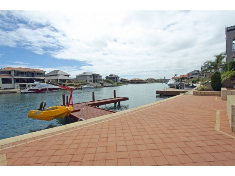 20 Santavea Mews, Halls Head WA 6210