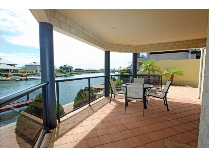 20 Santavea Mews, Halls Head WA 6210