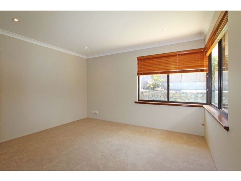 3 Lacebark Court, Halls Head WA 6210