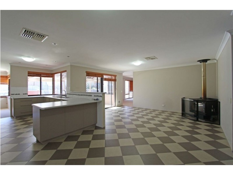 3 Lacebark Court, Halls Head WA 6210