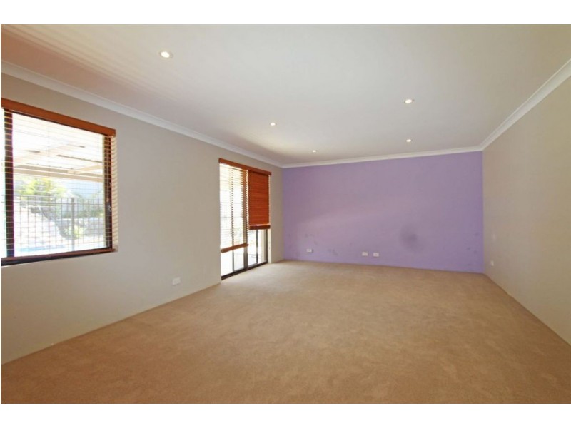 3 Lacebark Court, Halls Head WA 6210