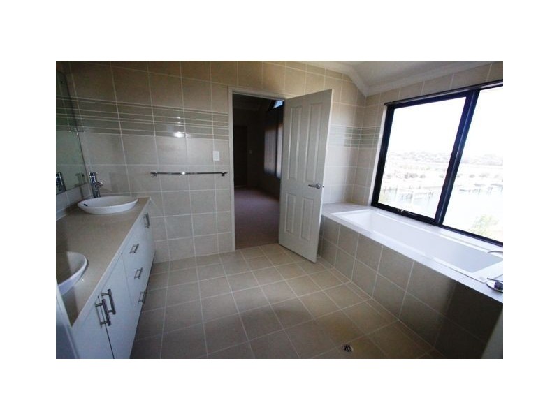 3/23 Florian Mews, Mandurah WA 6210