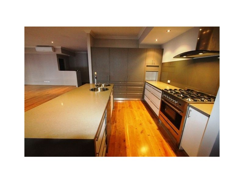 2/23 Florian mews, Mandurah WA 6210