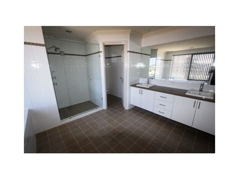 2/23 Florian mews, Mandurah WA 6210