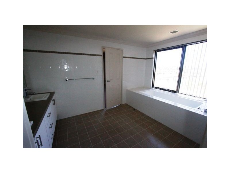 2/23 Florian mews, Mandurah WA 6210