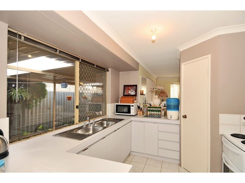 A/37 Elderberry Circle, Halls Head WA 6210