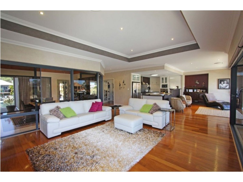15 Ragamuffin Point, Halls Head WA 6210