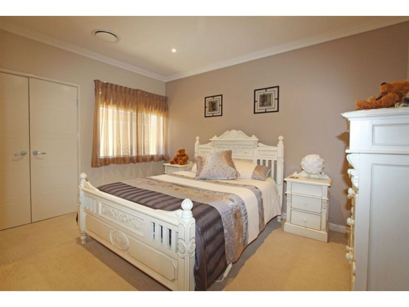 15 Ragamuffin Point, Halls Head WA 6210
