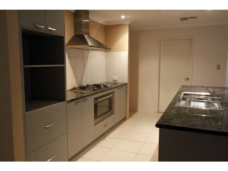 4 Tenterden Way, Baldivis WA 6171