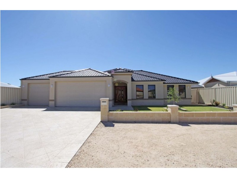12 Victor Drive, Madora Bay WA 6210