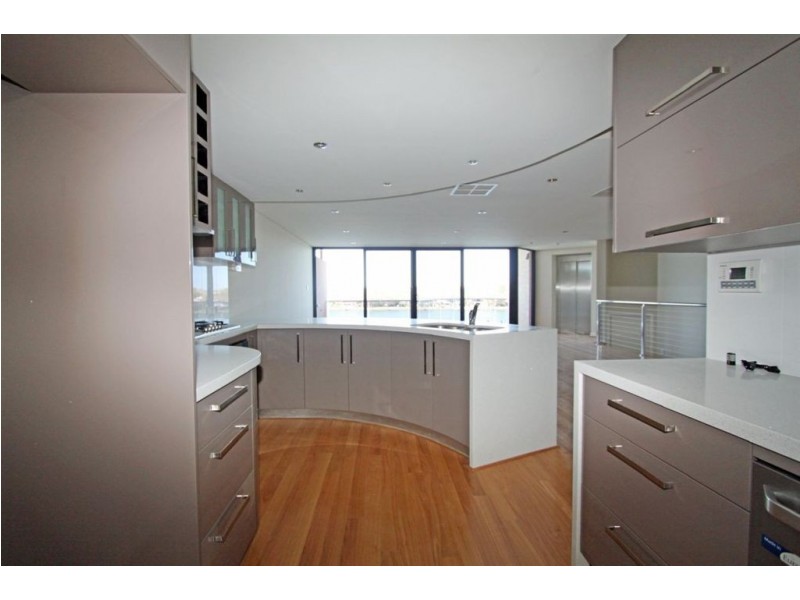 8/3 Galileo Loop, Mandurah WA 6210
