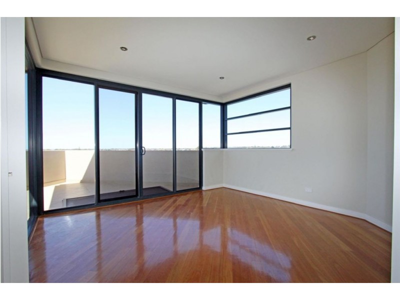8/3 Galileo Loop, Mandurah WA 6210