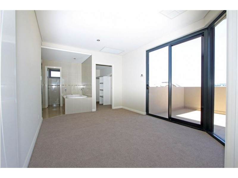 8/3 Galileo Loop, Mandurah WA 6210