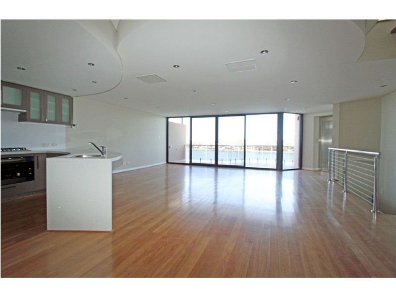 8/3 Galileo Loop, Mandurah WA 6210