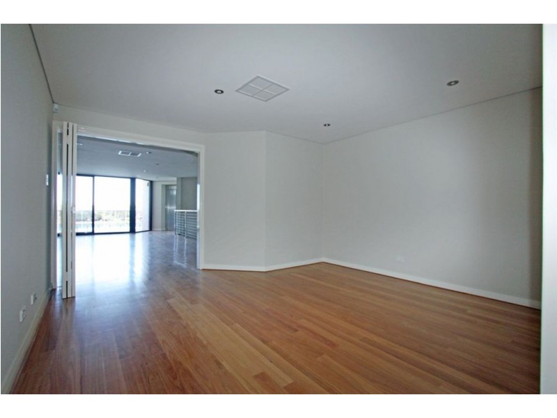 8/3 Galileo Loop, Mandurah WA 6210