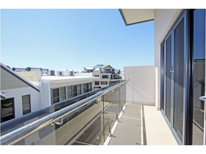 8/3 Galileo Loop, Mandurah WA 6210