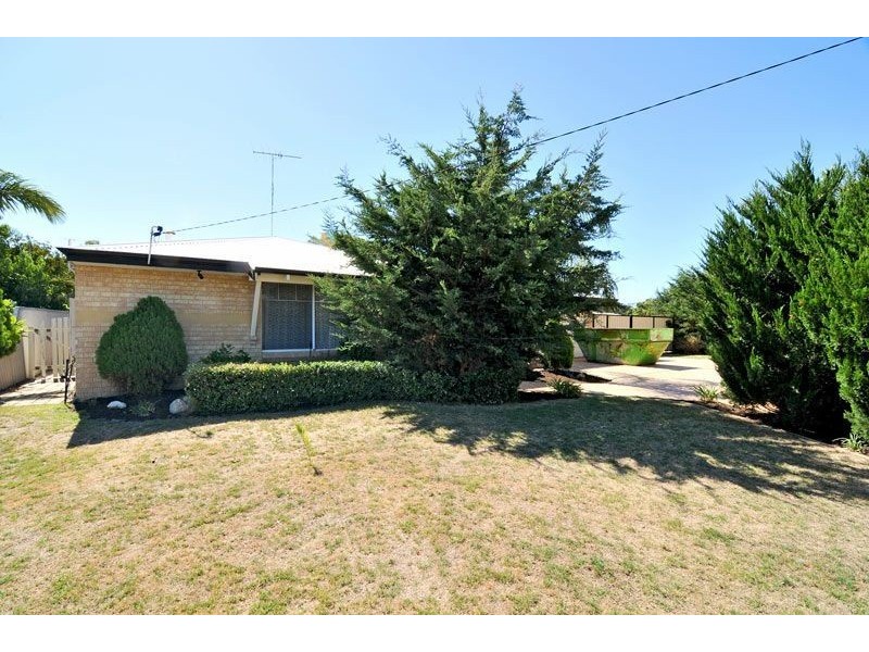 4 Crown Place, Wannanup WA 6210
