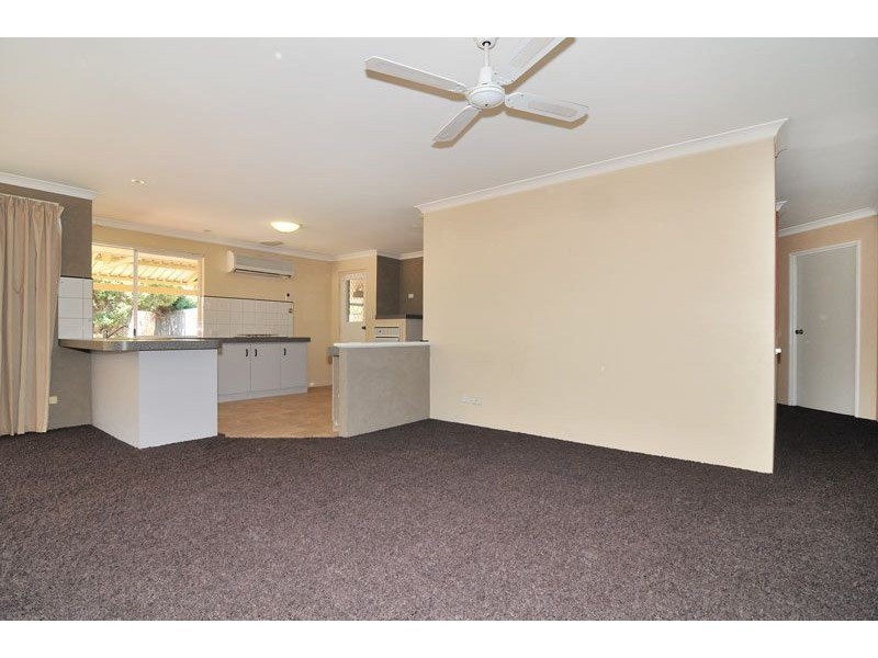 4 Crown Place, Wannanup WA 6210