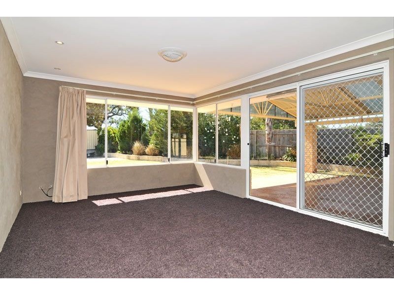 4 Crown Place, Wannanup WA 6210