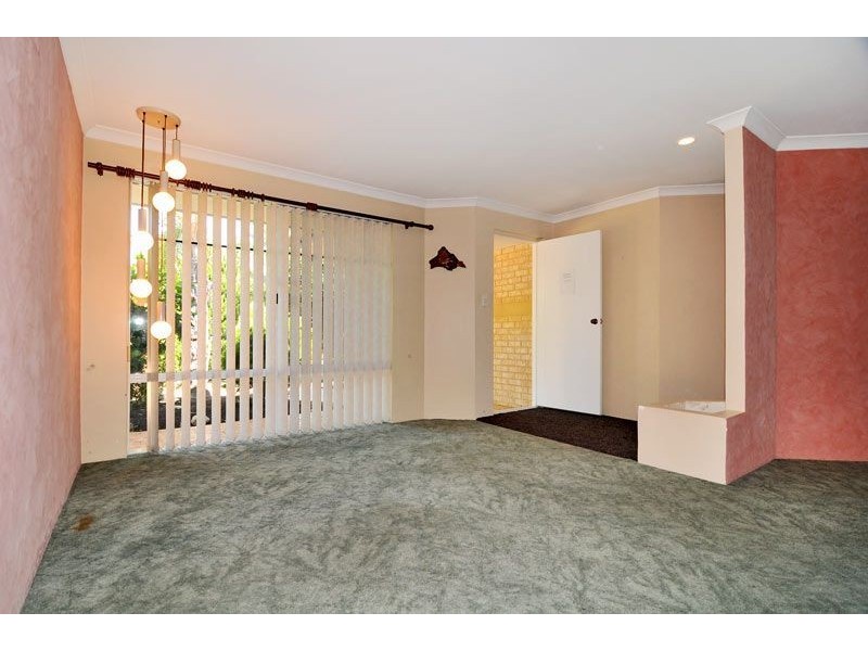 4 Crown Place, Wannanup WA 6210