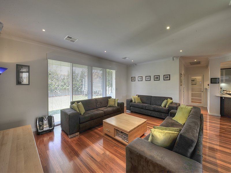 1 Priam Road, Silver Sands WA 6210