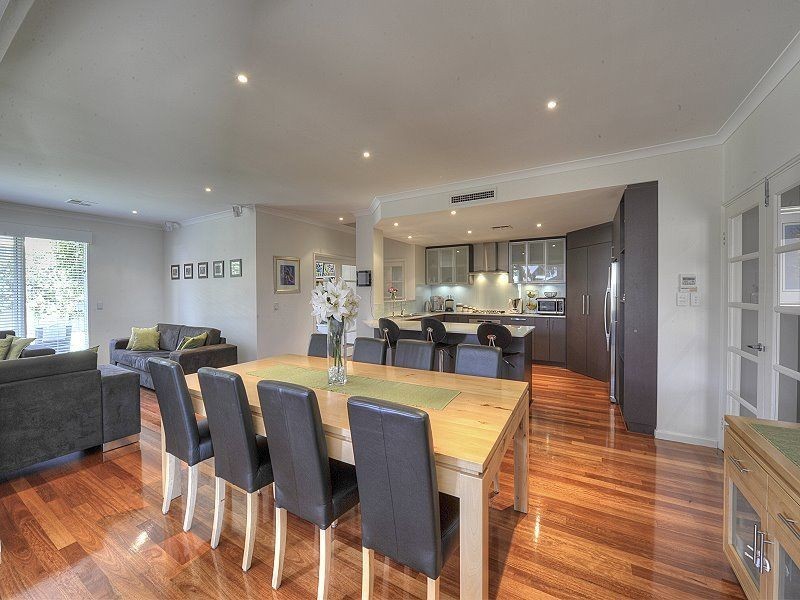 1 Priam Road, Silver Sands WA 6210