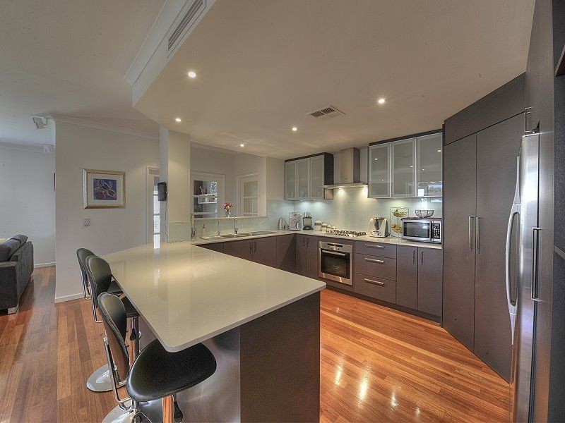 1 Priam Road, Silver Sands WA 6210