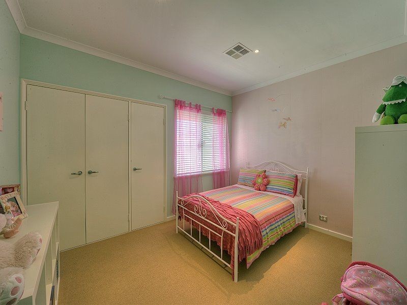 1 Priam Road, Silver Sands WA 6210