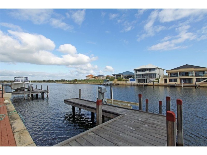 42 Sandpiper Island Retreat, Wannanup WA 6210