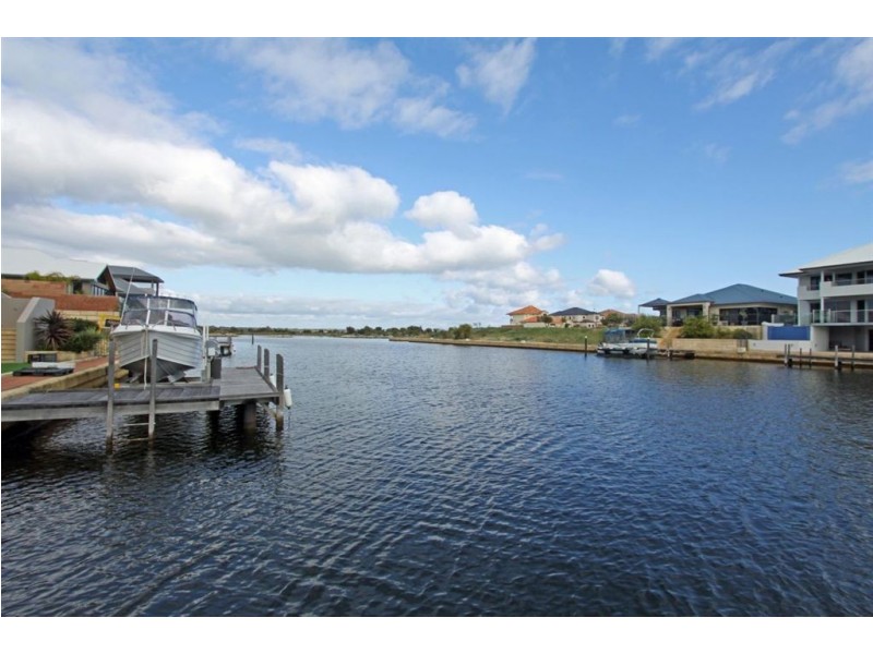42 Sandpiper Island Retreat, Wannanup WA 6210