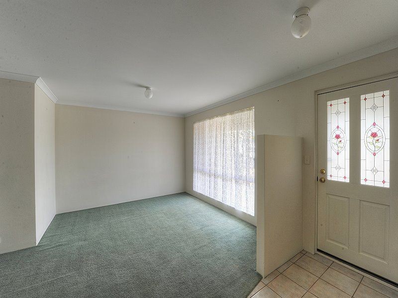 17 Allamanda Way, Halls Head WA 6210