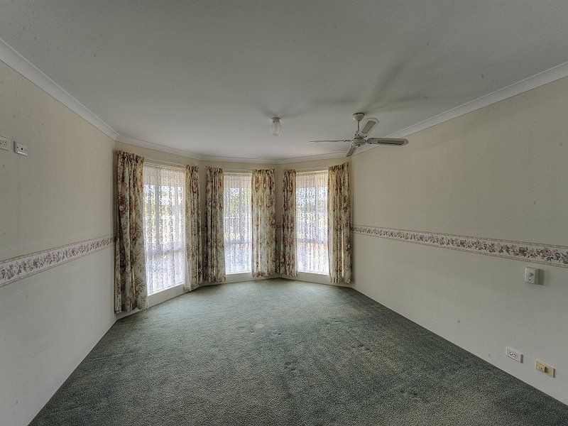 17 Allamanda Way, Halls Head WA 6210