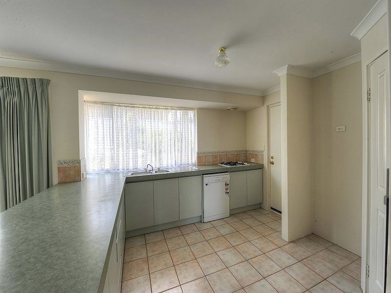 17 Allamanda Way, Halls Head WA 6210