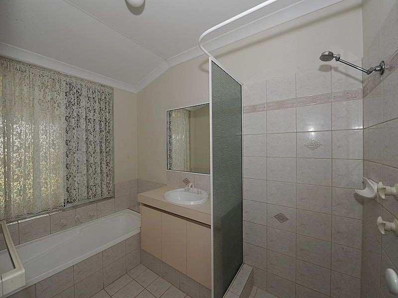 17 Allamanda Way, Halls Head WA 6210