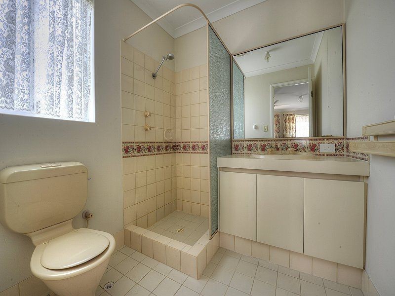 17 Allamanda Way, Halls Head WA 6210