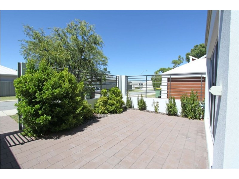 9/22 Butcherbird Loop, Erskine WA 6210