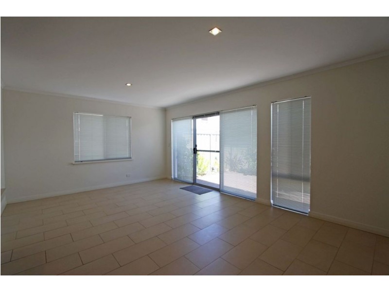 9/22 Butcherbird Loop, Erskine WA 6210