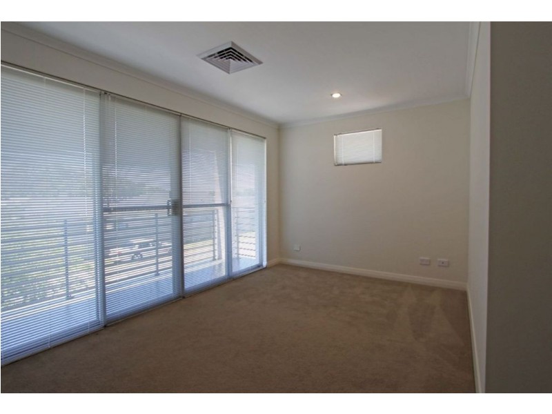 9/22 Butcherbird Loop, Erskine WA 6210