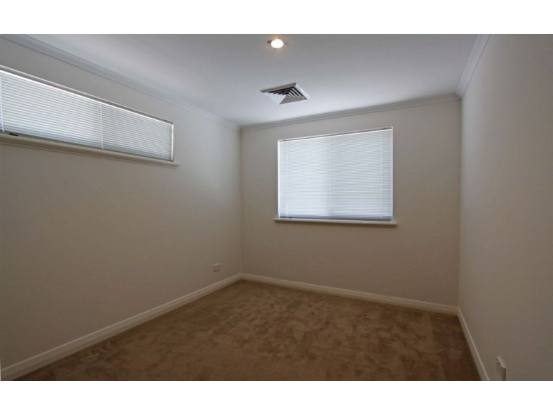 9/22 Butcherbird Loop, Erskine WA 6210