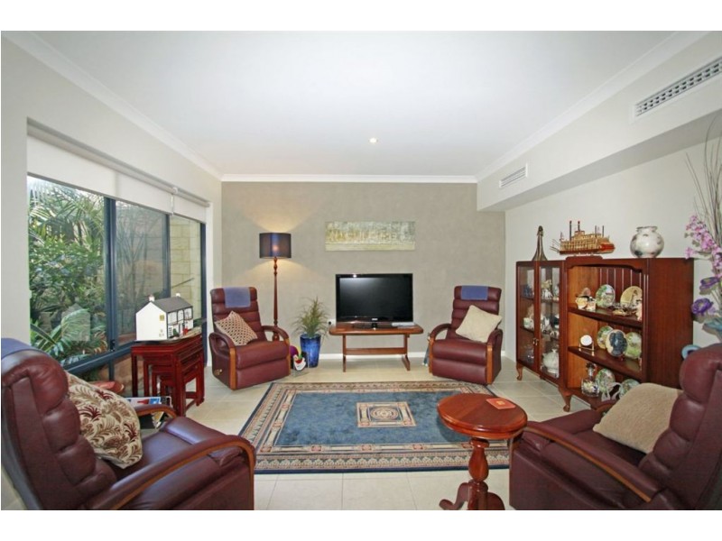 2/51 Sutton Street, Mandurah WA 6210