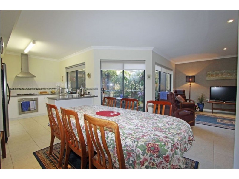 2/51 Sutton Street, Mandurah WA 6210