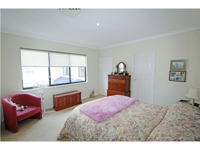 2/51 Sutton Street, Mandurah WA 6210