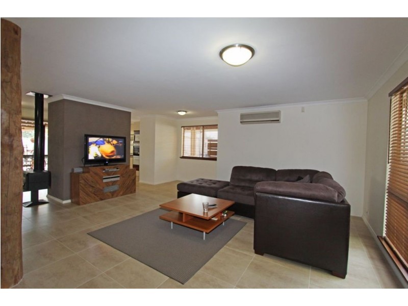 11 Lilystone Retreat, Erskine WA 6210