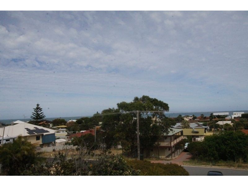 6 Minos Place, San Remo WA 6210