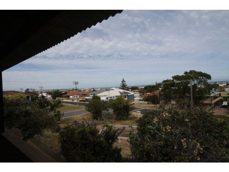 6 Minos Place, San Remo WA 6210